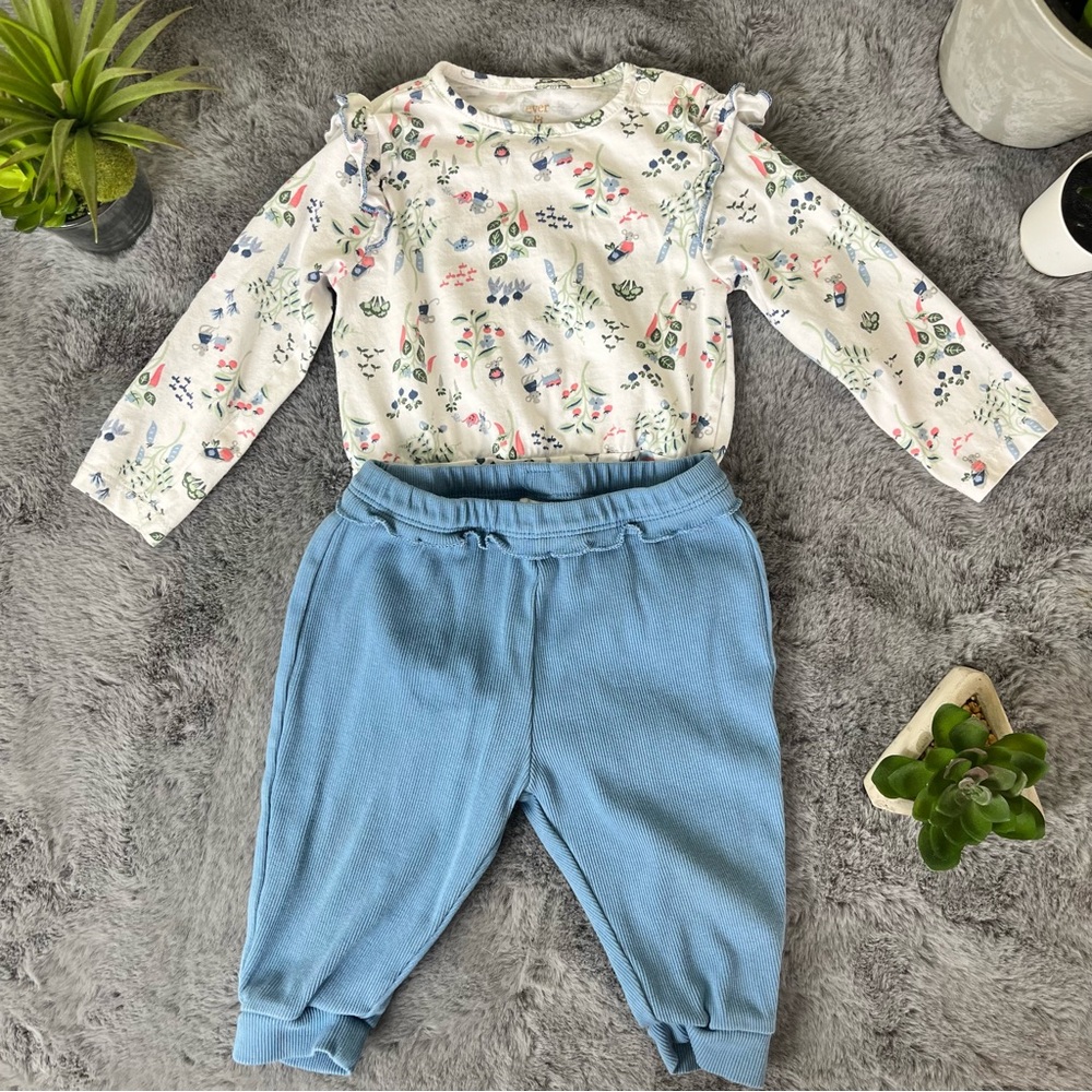 ever & ever Ruffle Shoulder Bodysuit w/ Matching Pants - Mousey Adventure Print